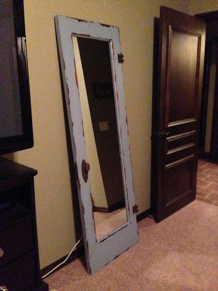 old door mirror frame | DIY old door ideas